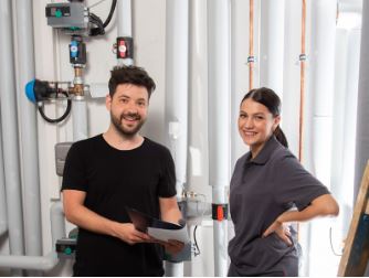 Anlagen­mecha­niker/-in (m/w/d) – Sani­tär-, Hei­zungs- und Klima­technik